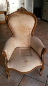 Foto poltrona prima del restauro